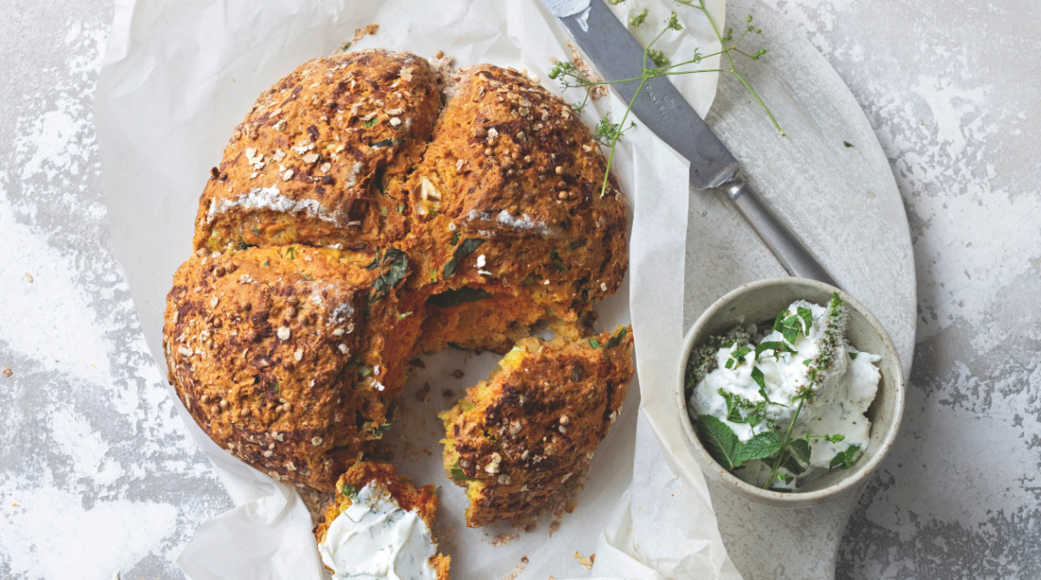 Pane veloce al kefir con erbe e curcuma: senza lievito