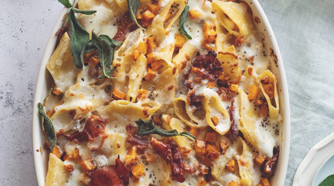 Pennoni con zucca, ricotta, prosciutto crudo e scamorza