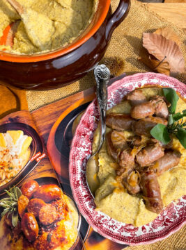 Polenta con salsicce al vino bianco