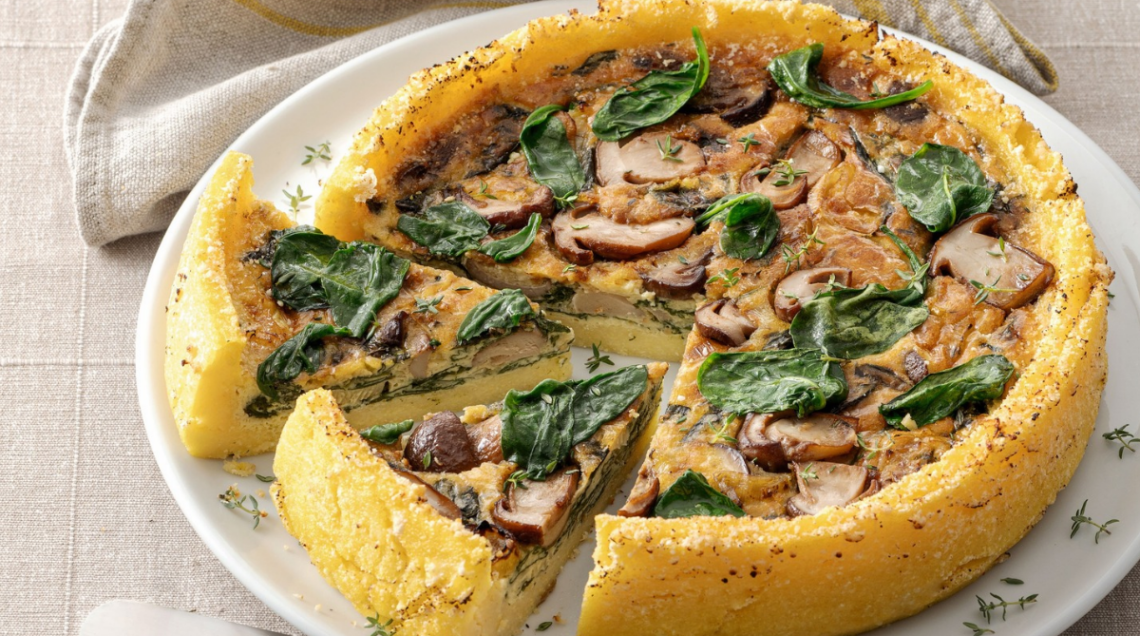 Quiche in crosta di polenta con erbe e funghi