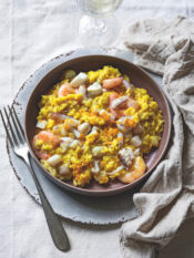 Risotto all'arancia con gamberi, seppie e rana pescatrice