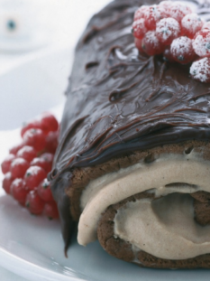 Rotolo al cioccolato e crema di castagne