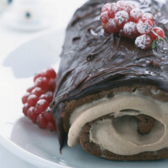 Rotolo al cioccolato e crema di castagne