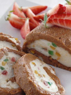 Rotolo con coulis di fragole