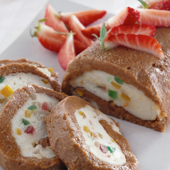 Rotolo con coulis di fragole