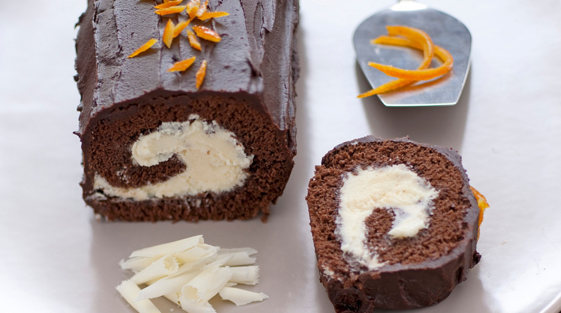 Rotolo con crema al cioccolato bianco