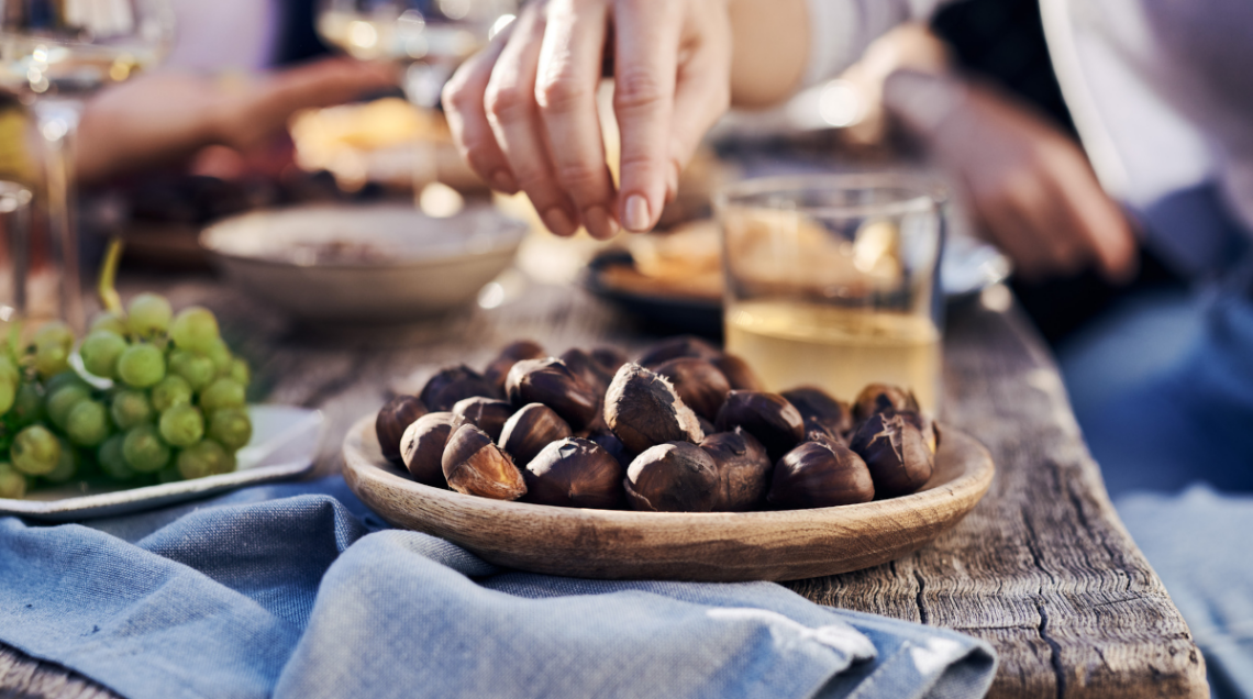 castagne in un piatto