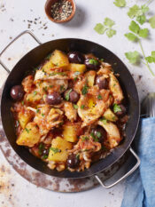 Seppie in umido con patate e olive nere