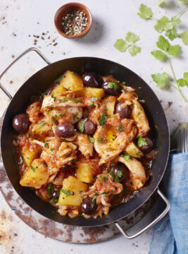 Seppie in umido con patate e olive nere