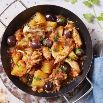 Seppie in umido con patate e olive nere