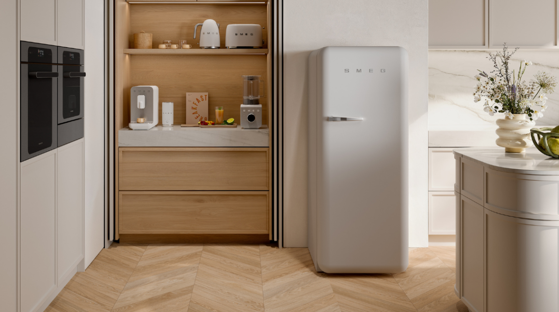 frigorifero in stile vintage retro dello Smeg in cucina