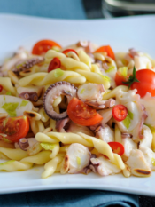 Strozzapreti in insalata con polpo al peperoncino