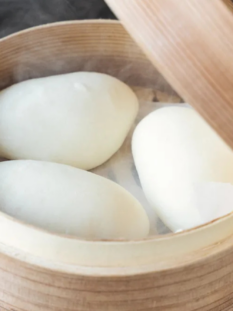 bao al vapore nell'apposito cestello