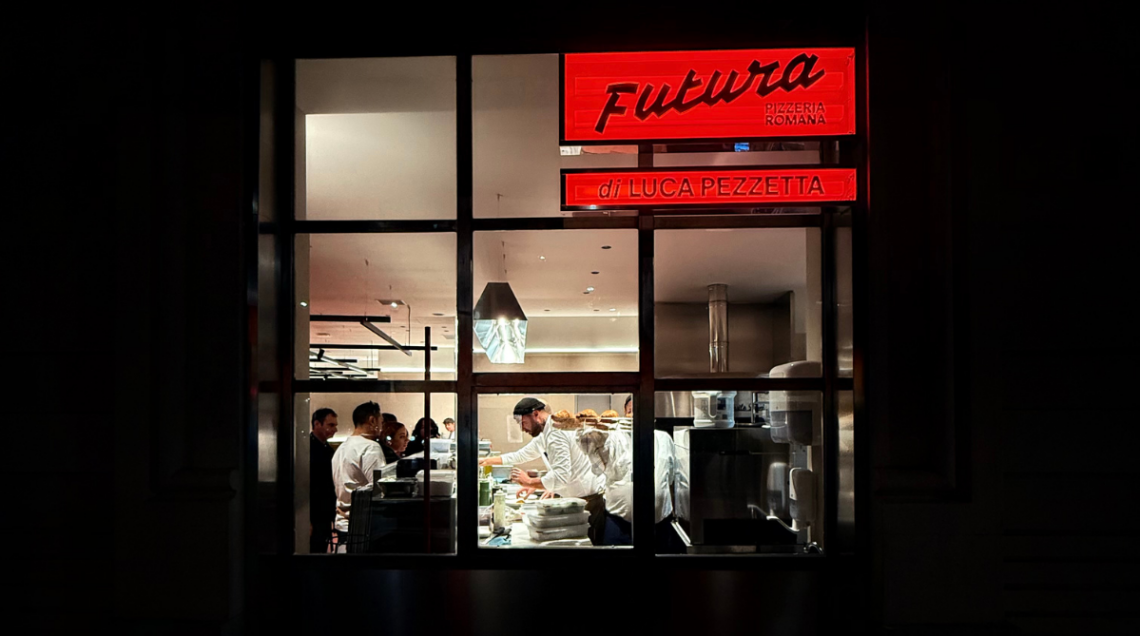 scorso della cucina della pizzeria Pezzella