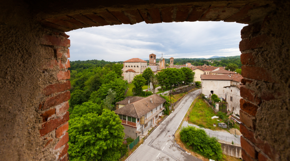 scorcio dal Castello di Niella Tanaro