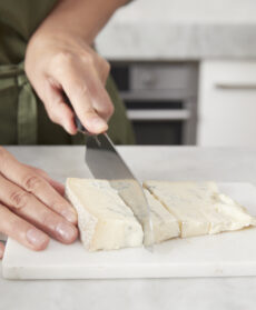 tagliare il gorgonzola
