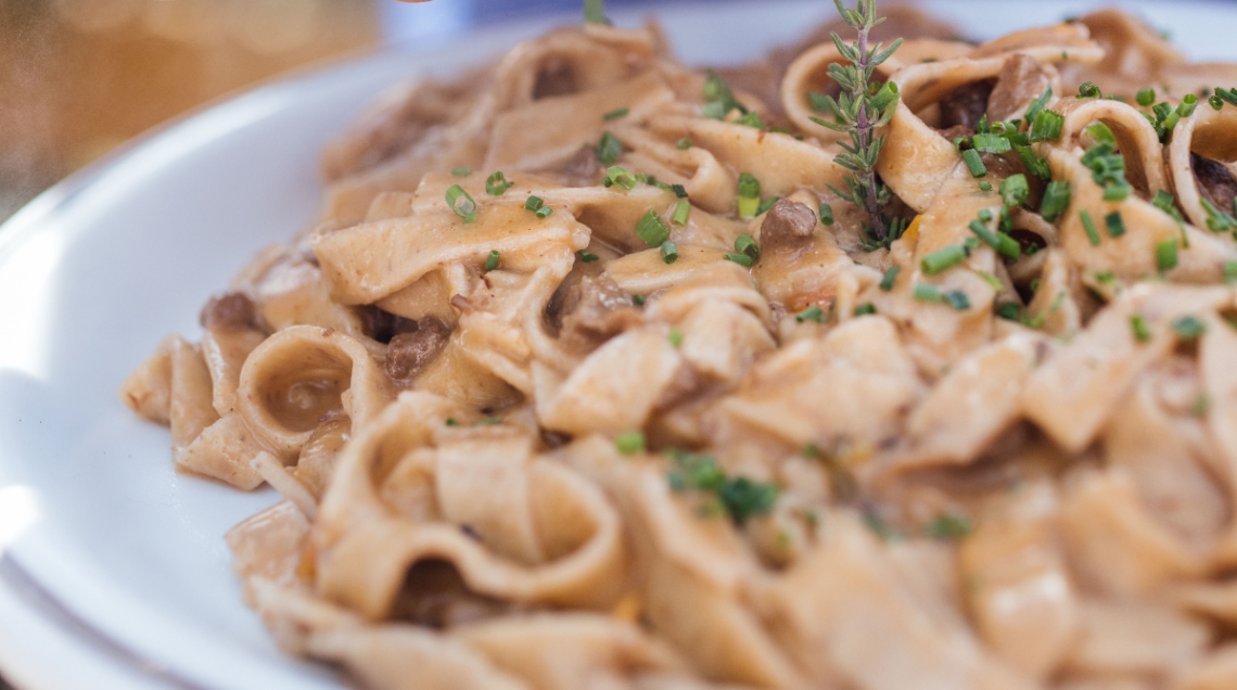Tagliatelle di birmehl con rag&ugrave; di cervo